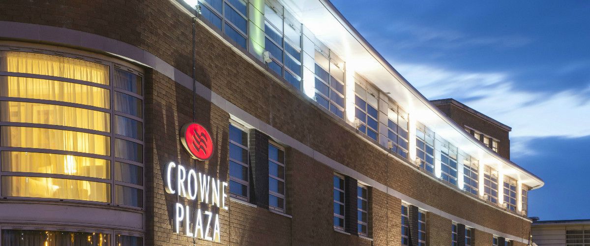 Crowne Plaza night